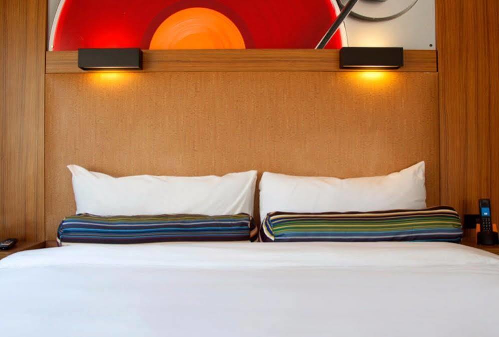 Готель Aloft Seoul Myeongdong Екстер'єр фото
